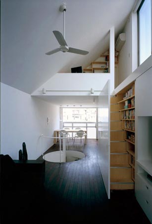DUGAČKA, VISOKA KUĆA (Long tall house) arhitektonskog studija Spacespace (Japan)